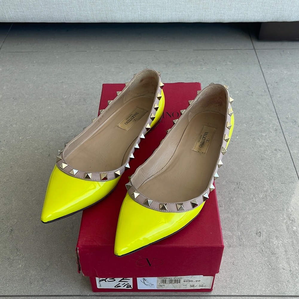 Valentino flats
